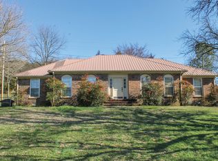220 Locke Creek Rd, Readyville, TN 37149