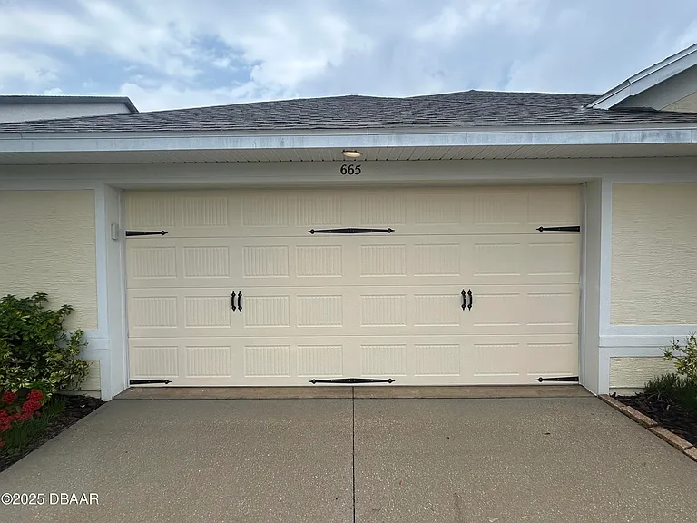 665 Elk River Dr — Photo 2