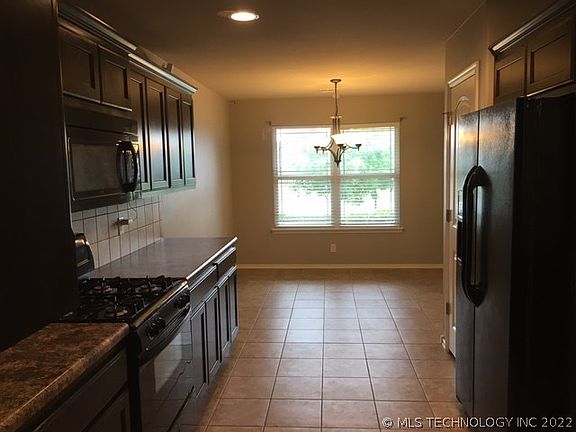 3rd image of 8945 S 255th East Ave