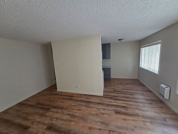 3rd image of 5050 NE Killingsworth St APT 6