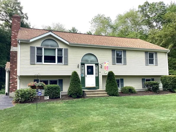 297 Elm St W, Raynham, MA 02767