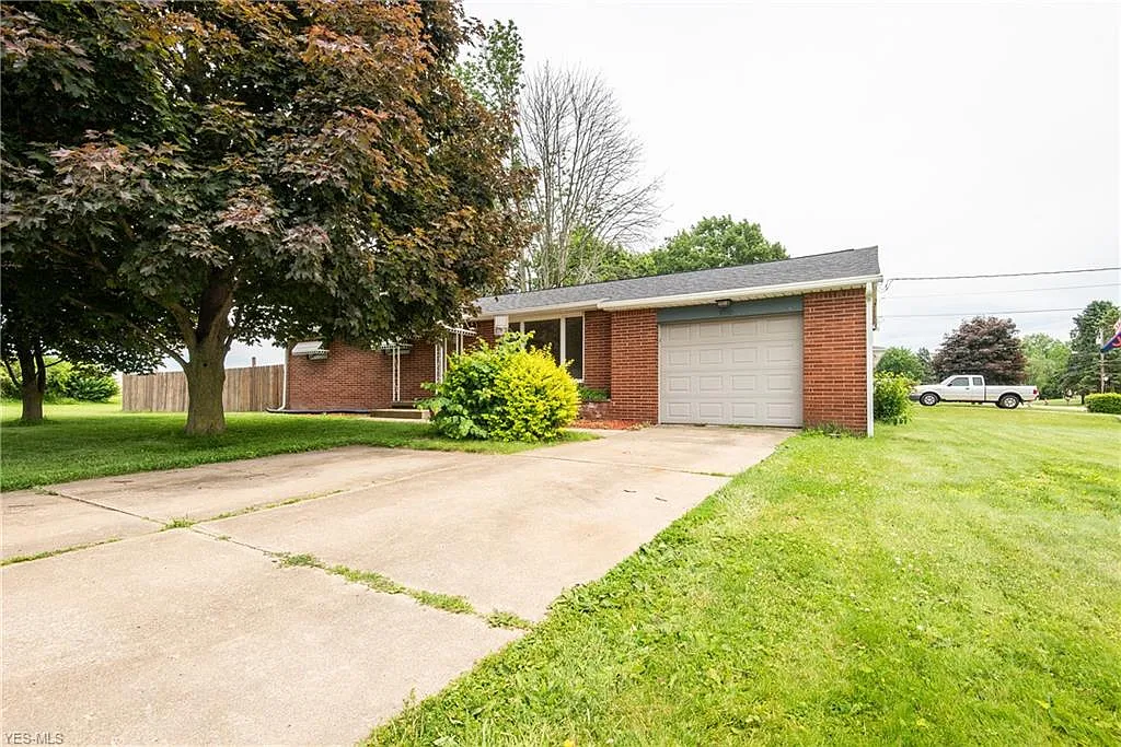 3160 Forestdale Ave SW photo 1