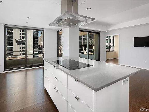 5th image of 1107 1st Ave APT 808