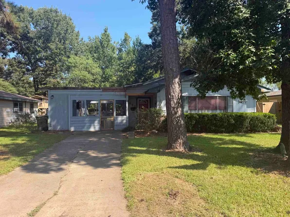 7170 Lewis Dr, Beaumont, TX 77708