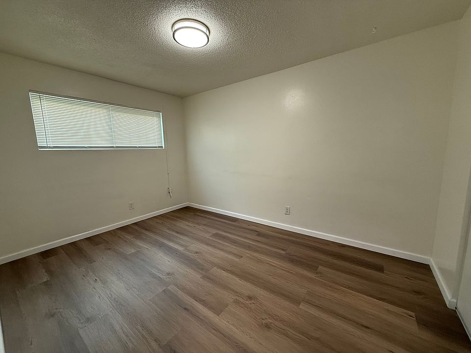 1st image of 1028 E 20th St #1030