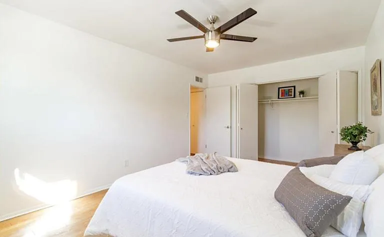 1231 E Maryland Ave #B — Photo 21