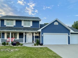 305 Prairie View Dr, Gilbert, IA 50105