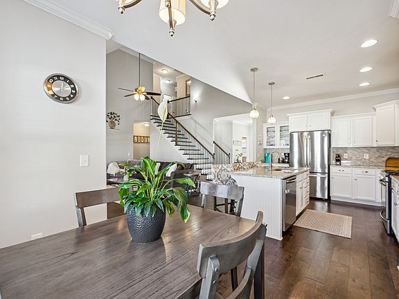 5th image of 1600 Inverness Dr