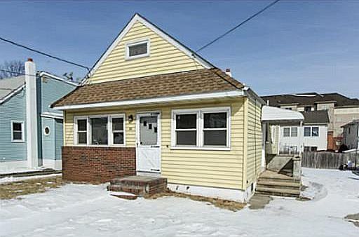1st image of 32 Saint Ann St