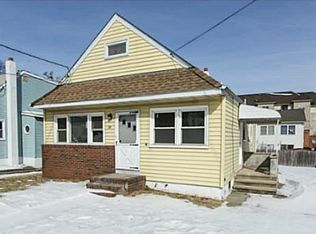 32 Saint Ann St, Carteret, NJ 07008