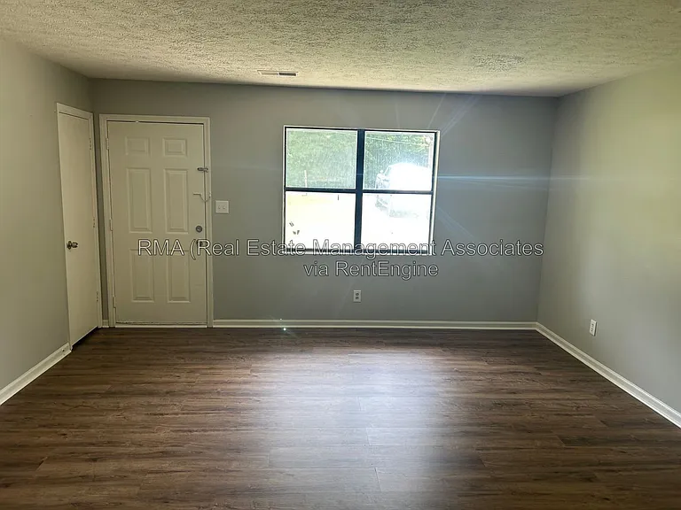 102 Hillpine Trl #A — Photo 2