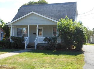 306 Avenue F, Matamoras, PA 18336