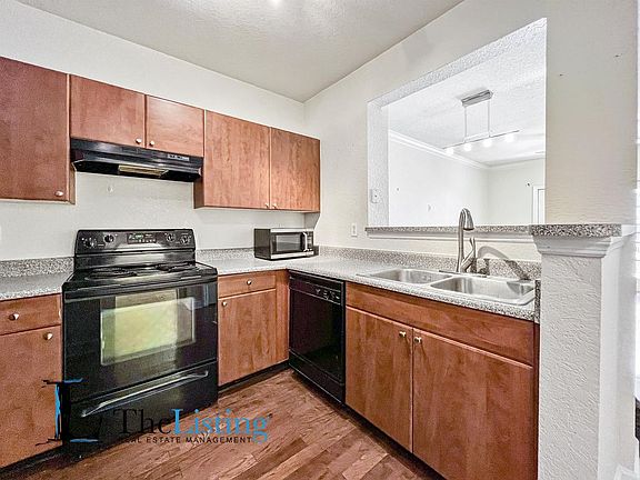 5th image of 202 E South St Unit 2050-1