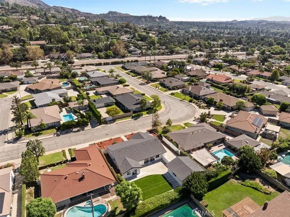 525 Fountain Springs Ln, Glendora, CA 91741
