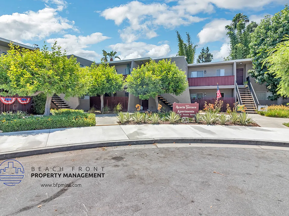 250 E Acacia St