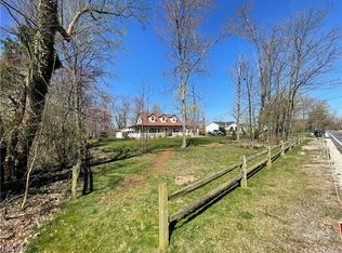 7560 Lewis Rd, Olmsted Township, OH 44138