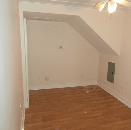 4th image of 181 Sterling St