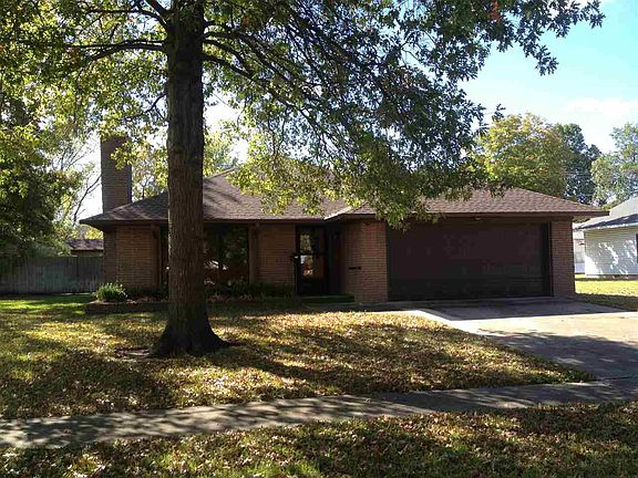 2nd image of 707 W Lillie Blvd