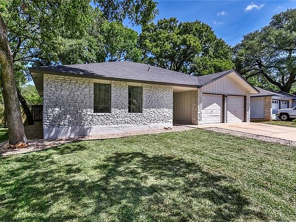 3rd image of 3602 Oak Creek Dr