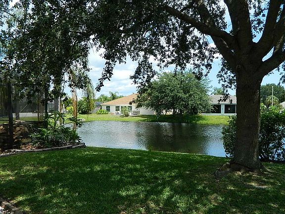 3rd image of 974 Sabal Grove Dr
