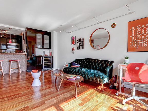 3rd image of 1 Irving Pl APT U15e
