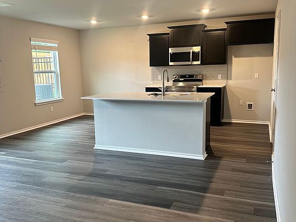 2nd image of 230 SW 34th St Unit 1413