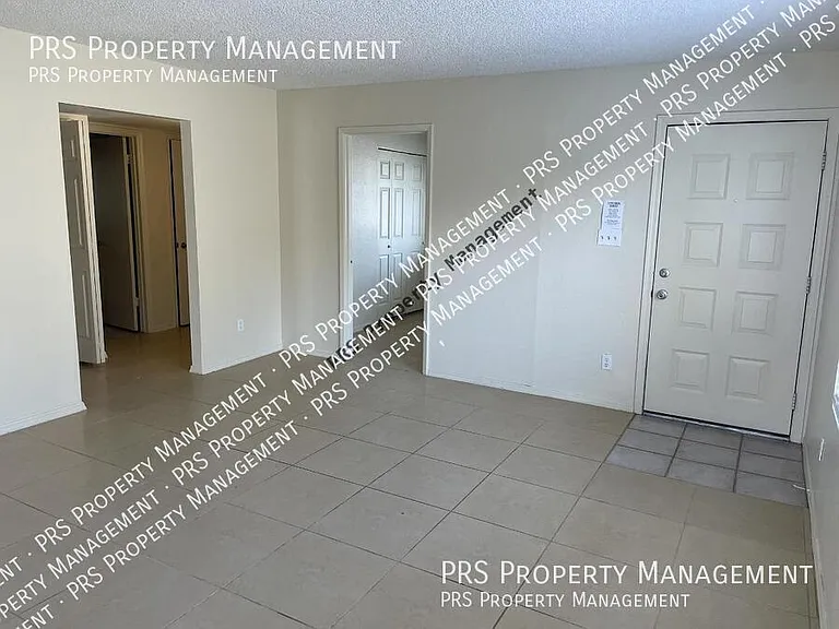 1532 E El Parque Dr — Photo 2