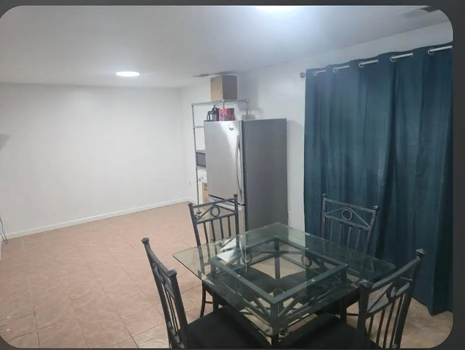 2 bed, $1,600 — Photo 2