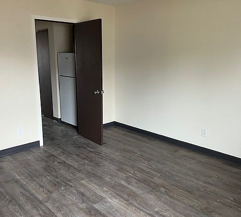 5th image of 1203 Dixon Ave #11325936