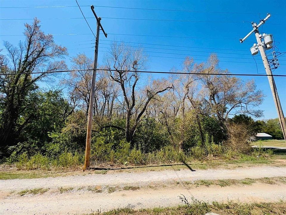 2nd image of 0 E 4th St