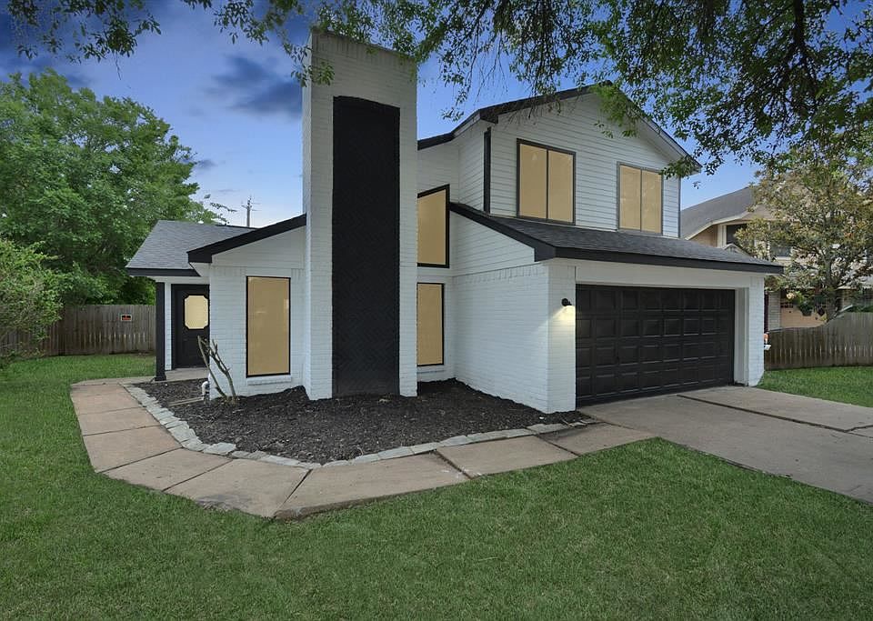1st image of 11042 Landsbury Cir