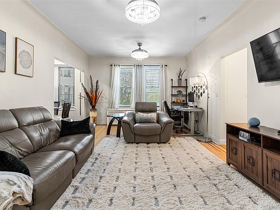 3rd image of 43 Calton Road #2K