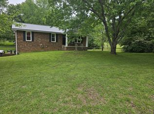 1207 Old Charlotte Rd, White Bluff, TN 37187