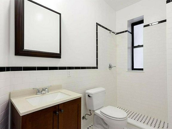 3rd image of 336 E 67th St APT 2
