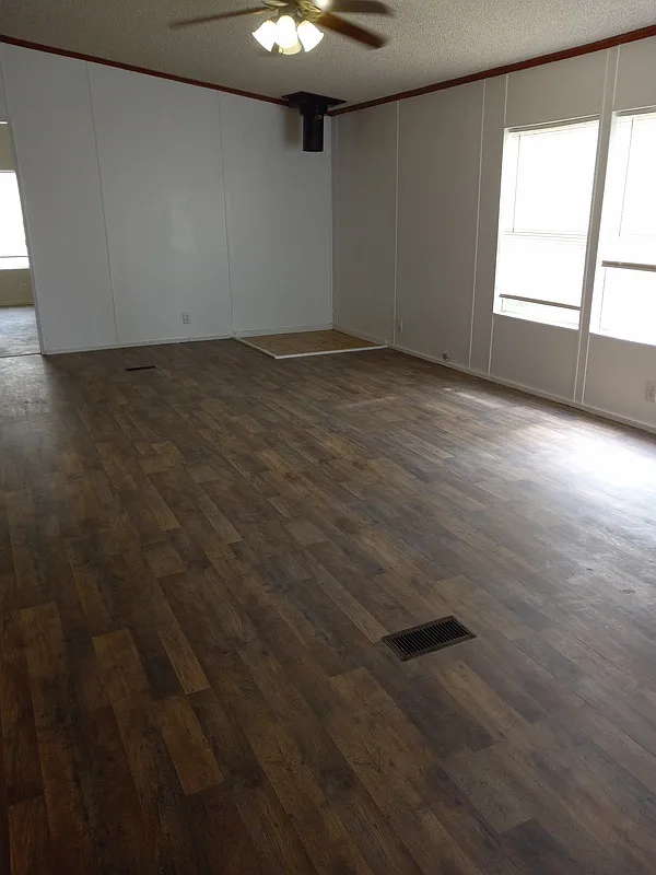 Red River Mobile Home Community — Photo 3