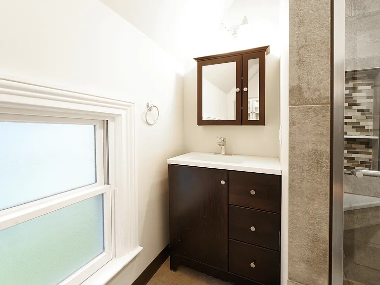 105 E Palisade Ave #B — Photo 14