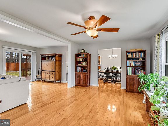 5th image of 5767 Benford Dr