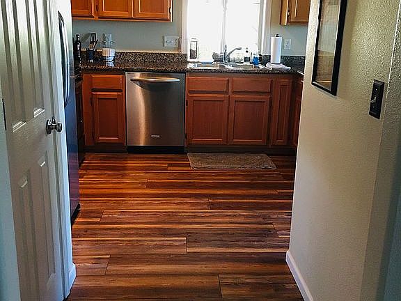 5th image of 1208 Yorktown Ln