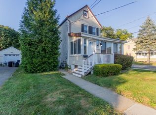 26 Hamilton St, Bloomingdale, NJ 07403