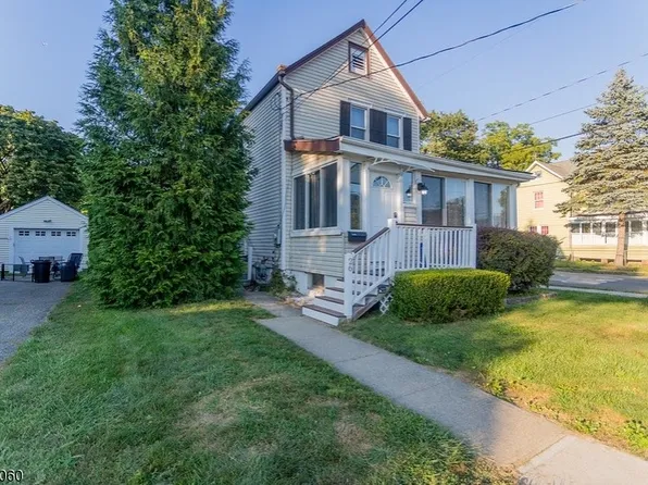 26 Hamilton St, Bloomingdale Boro, NJ 07403