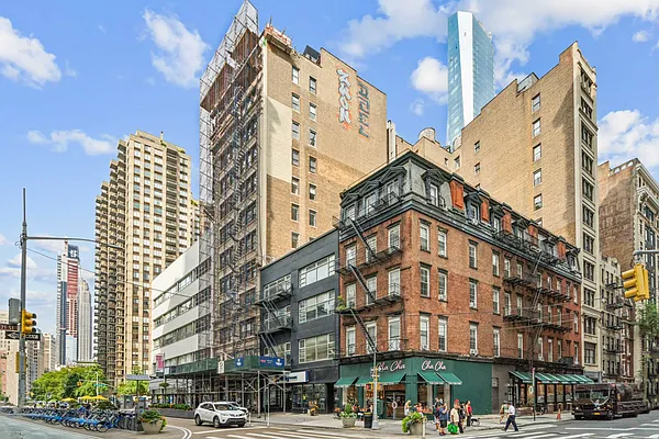 Rented by Oxford Property Group | media 12