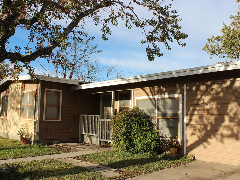 1st image of 4629 Moravian Dr
