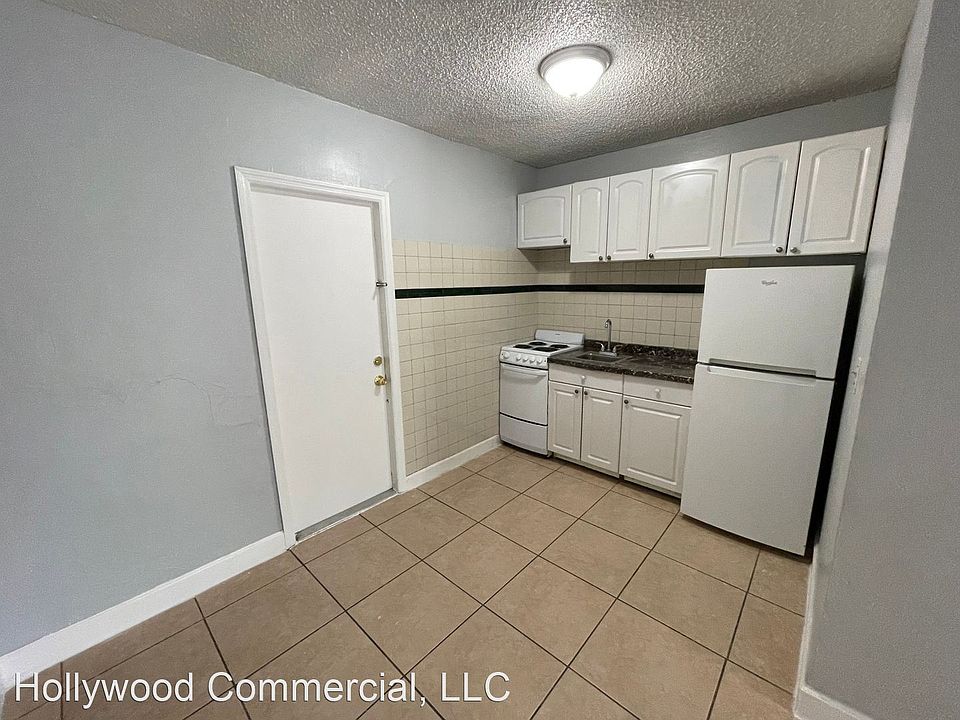2nd image of 3806 Hollywood Blvd #11356593