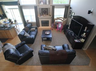 351 Ashby Ct, Geneva, IL 60134