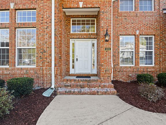 5th image of 101 Fringe Tree Ct