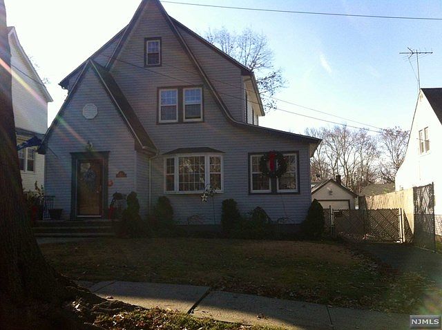 2nd image of 12 Bayard Ave