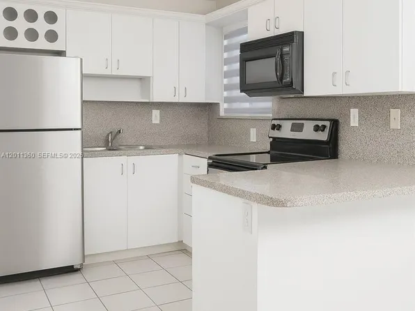 8170 NW 10th St APT 3, Miami, FL 33126