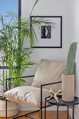 Sold by Compass | media 6