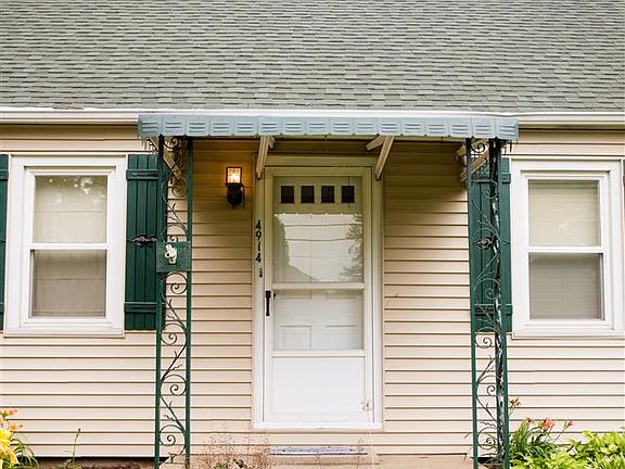 3rd image of 4914 N Endres Ave