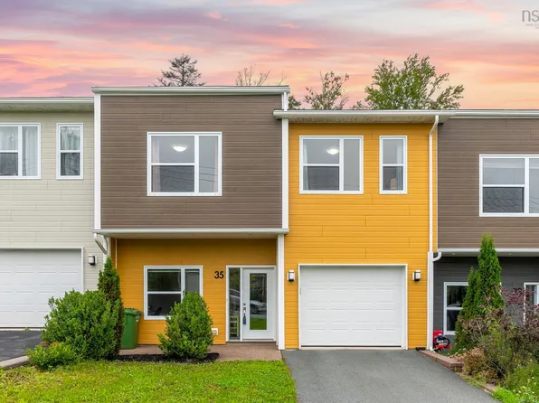 35 Crossfield Rdg, Middle Sackville, NS B4E 0N1